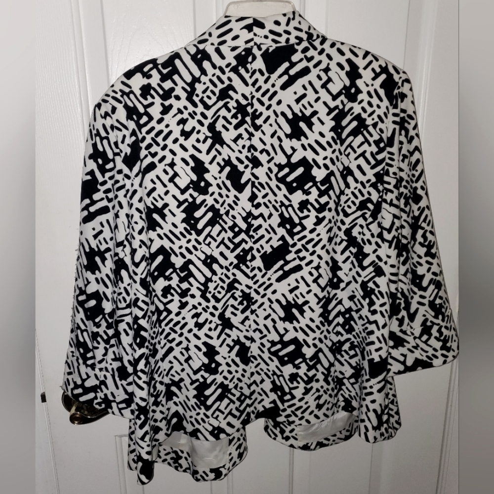 Blazer - Picture 2 of 2